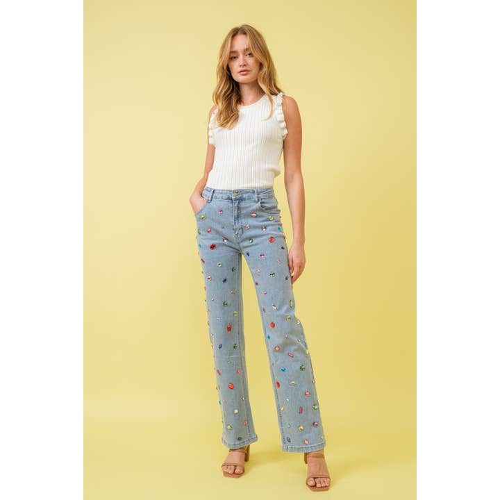 JEAN TAILLE MOYENNE ORNÉ DE BIJOUX ARC-EN-CIEL pour la vente par Apolline