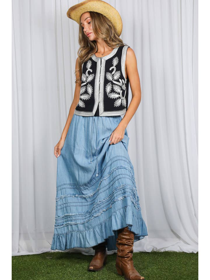 Vine & Love - Wholesale Skirt - Women's - Ruffle Frayed Hem Chambray Casual Western Maxi Skirt VS8315110