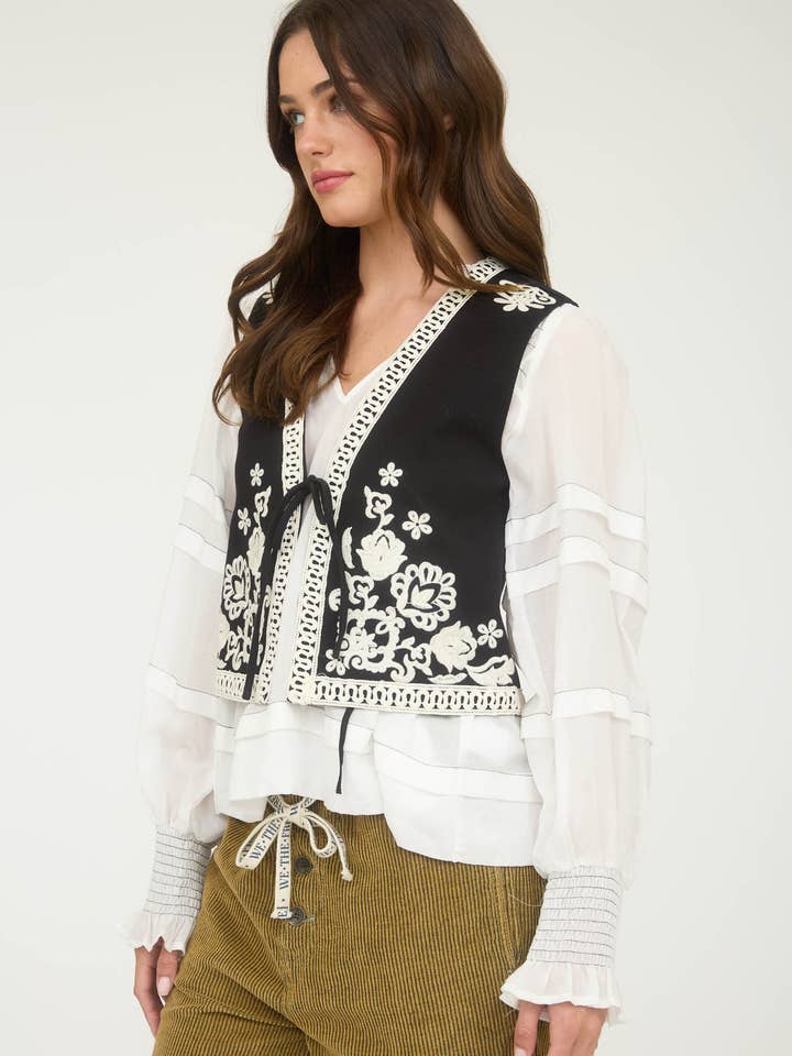 Blu Pepper - Wholesale Outerwear Vest - Women's - EMBROIDERY DETAIL FRONT TIE SLEEVELESS VEST 2