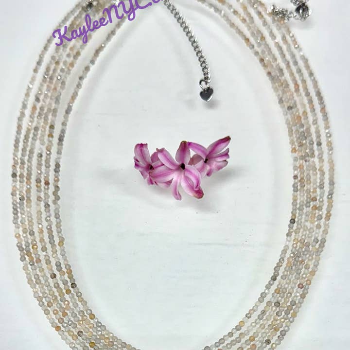 Collares de Piedra Lunar Natural Mixta de 2 mm Cristales Energía Sanadora para venta al por mayor de KayleeNYC