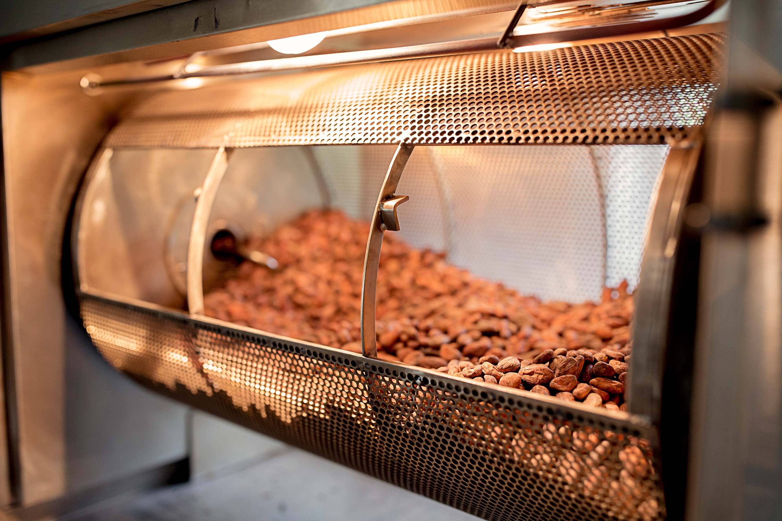 Goodnow Farms Chocolate - Wholesale Chocolate Bar - Maker's Choice, Asochivite with Maple Sugar Craft Chocolate8