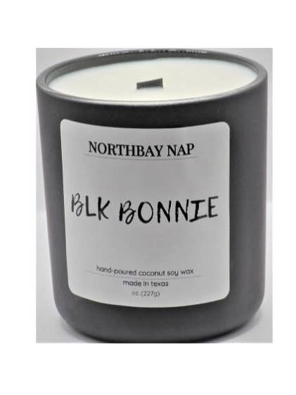 Bonnie en noir pour la vente par NorthBay Nap