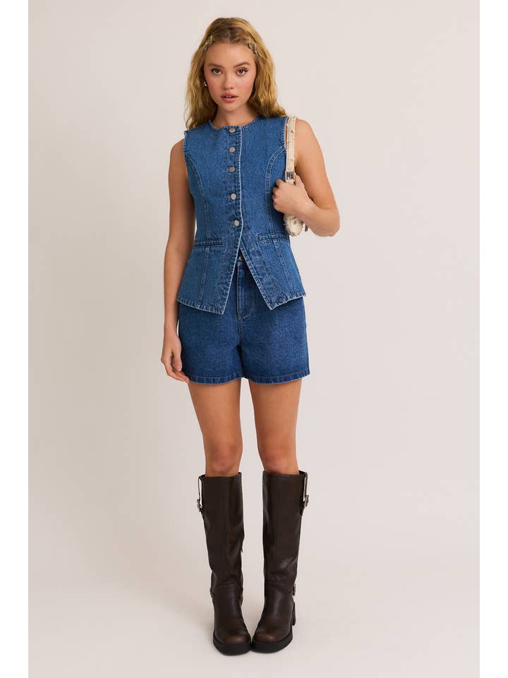 BUTTON FRONT SLEEVELESS DENIM TOP
for wholesale on Faire