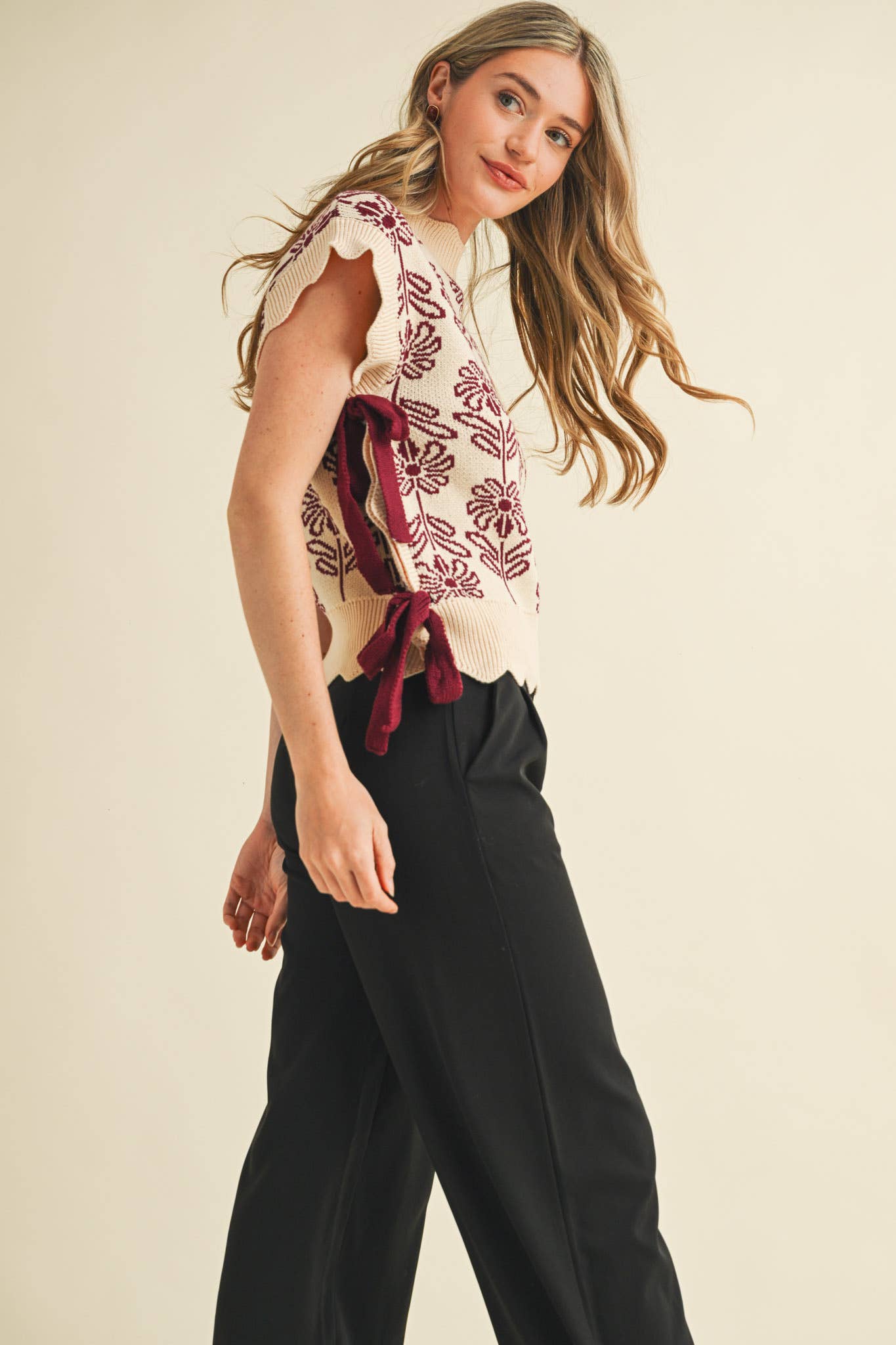 &MERCI – wholesale Tröjväst – Dam – MOCKNECK BLOMMIG TRÖJVÄST MSW1074379