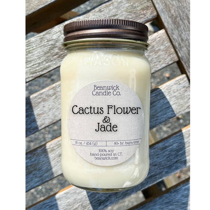Bougie de soja en forme de fleur de cactus et de jade dans un pot Mason, cadeau unique pour la vente par Beanwick Candle Co.