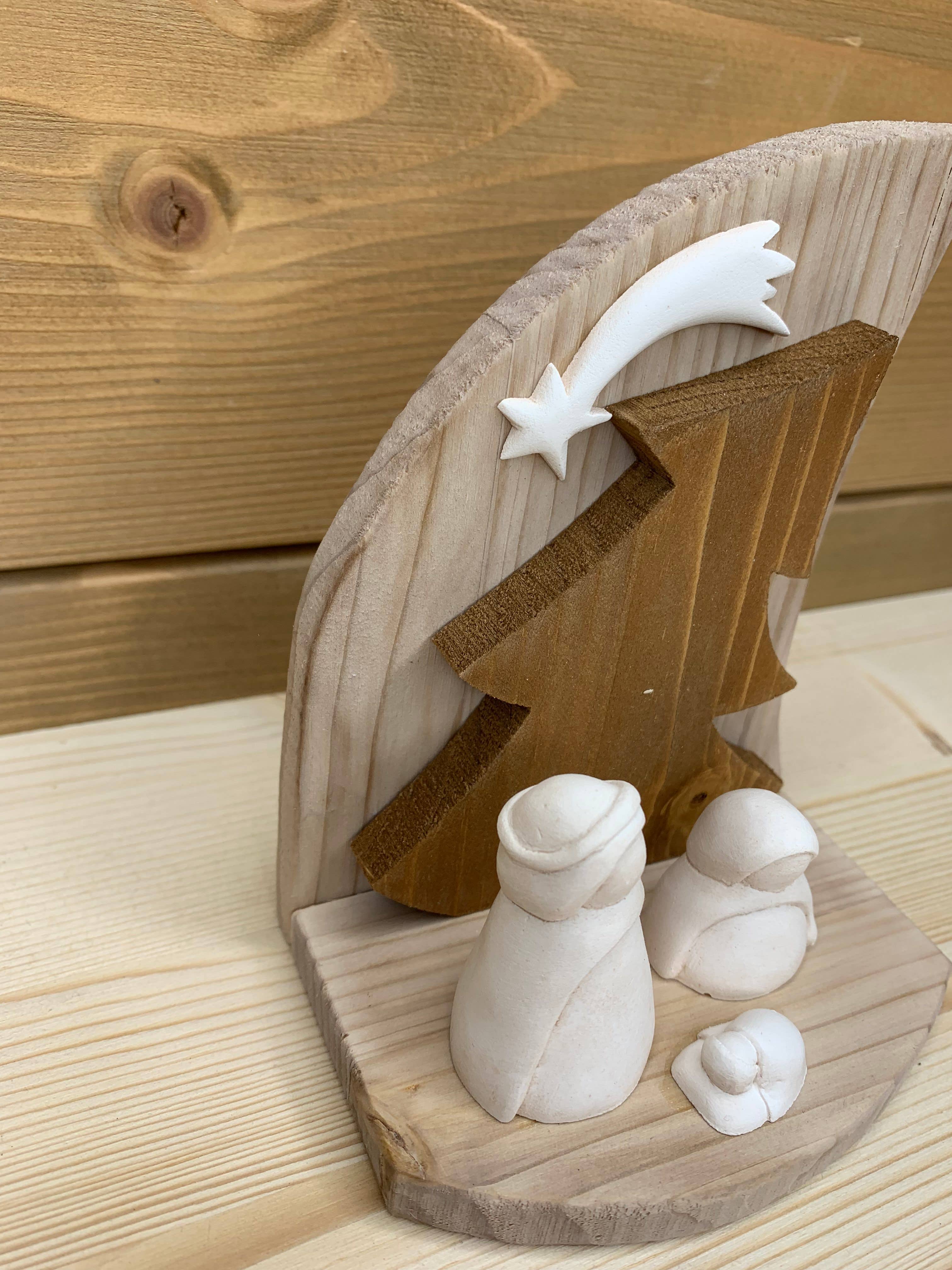 Gusat – wholesale Julkrubba – PR 726 julkrubba i trä1