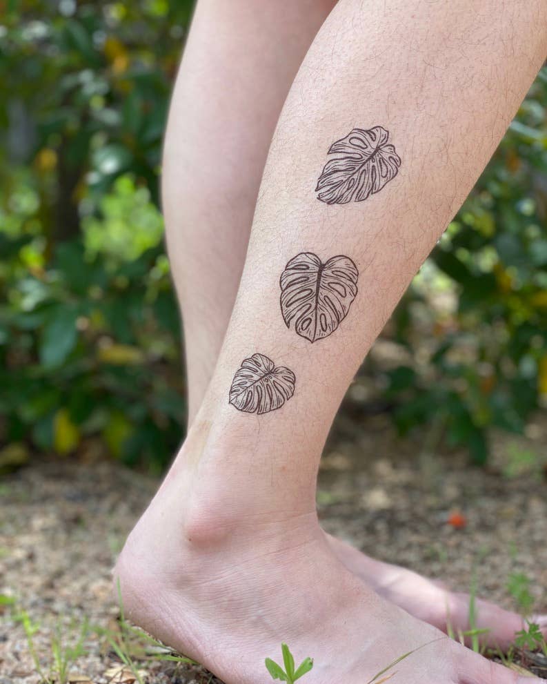 Monstera and geometry by @vlada.2wnt2 - Tattoogrid.net