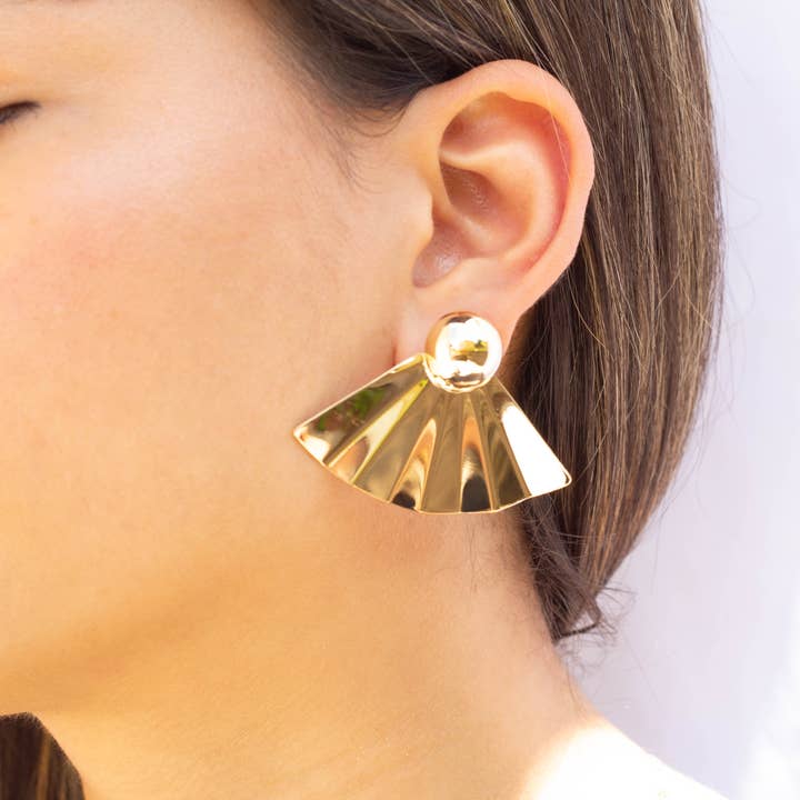 Boucles d'oreilles en forme d'éventail en métal de style vintage pour la vente par Lacosta Jewelry Corp