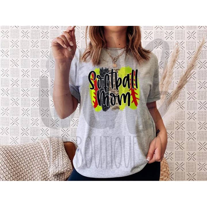 Softball Mom Brushstrokes T-Shirt für den Großhandel von Rockin’ 5A Apparel