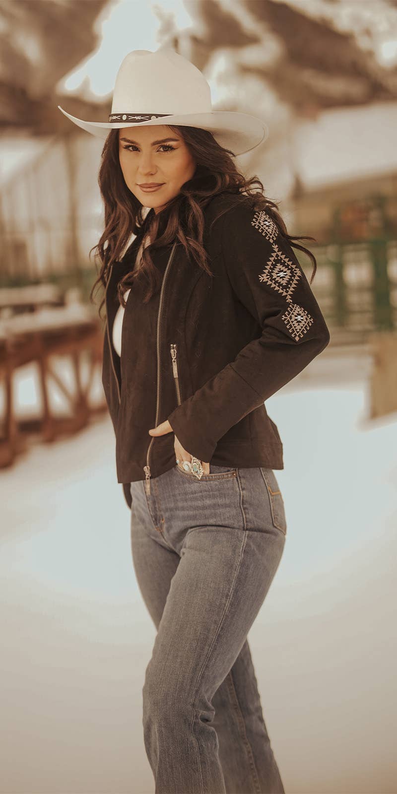 Black Ladies' Jacket L-25309 for wholesale on Faire2