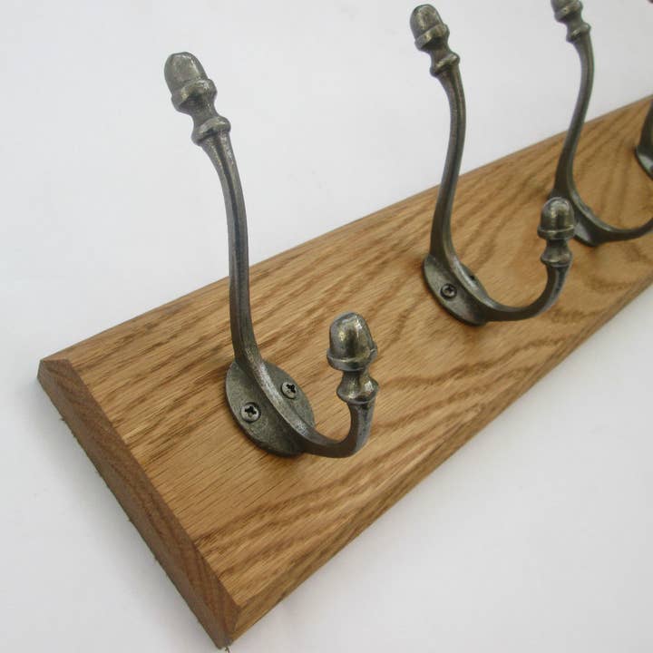 IronmongeryWorld – Engroshandel Vægkrog – Antik Jern Acorn 4 Hook Coat Rail 48cm