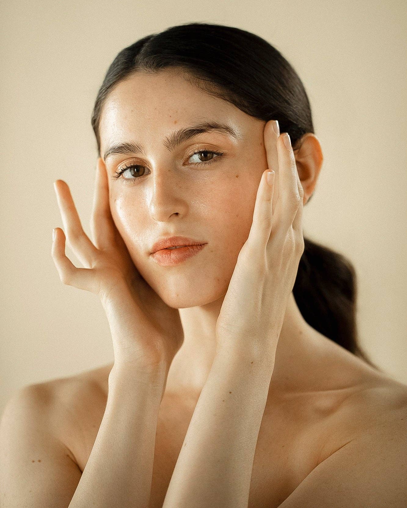 Hadaka Beauty – wholesale Facial serum/concentrate – AKARI 11 Types of Vitamin C Brightening Serum3