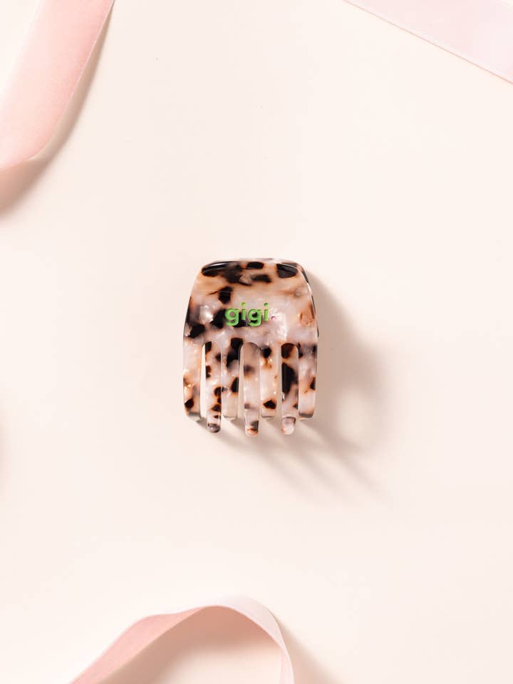 Pretty tortoiseshell hair clip for wholesale by MY NAME IS GIGI PARIS