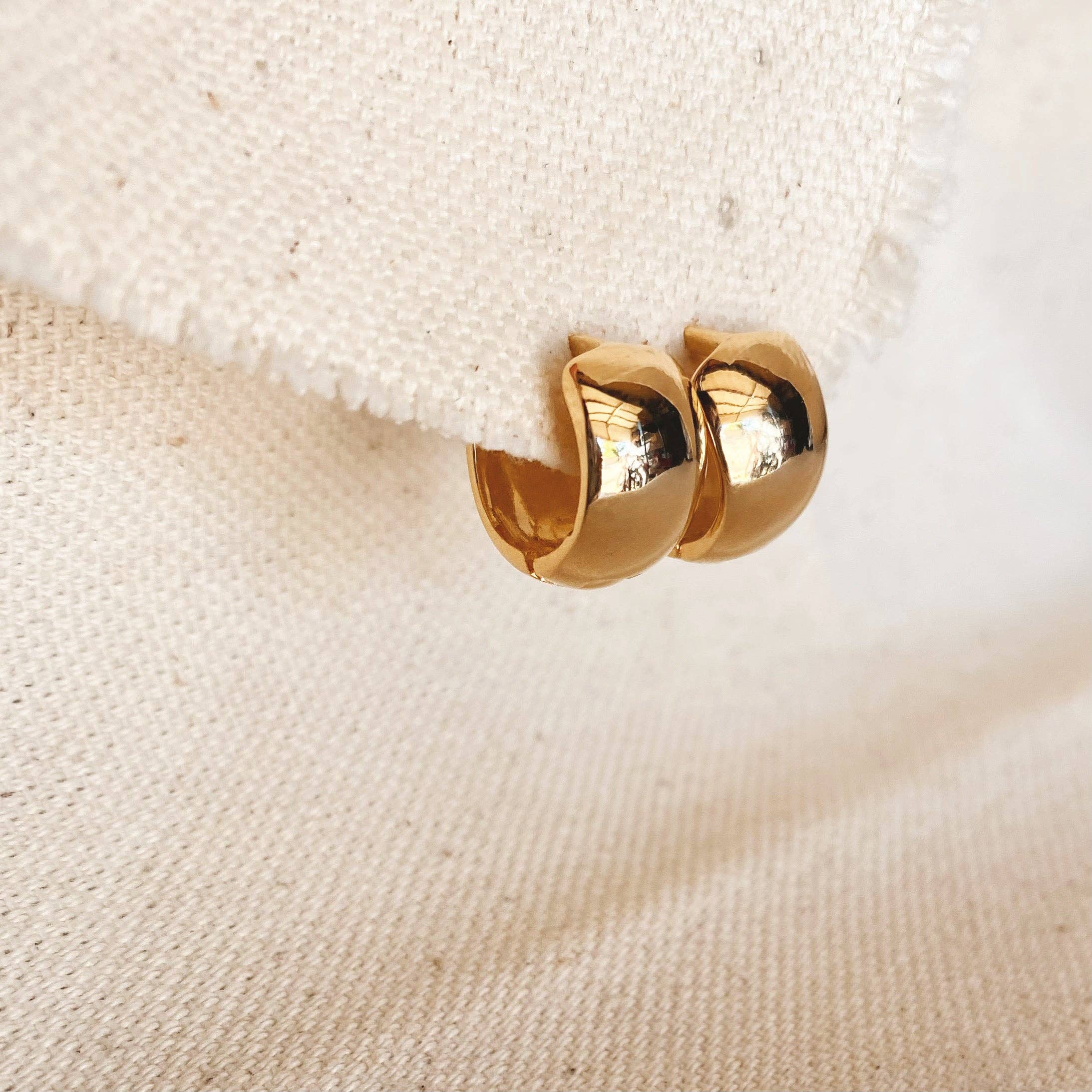 GoldFi - Wholesale Huggie Earrings - 18k Gold Filled Small Chunky Clicker Hoop Earrings4