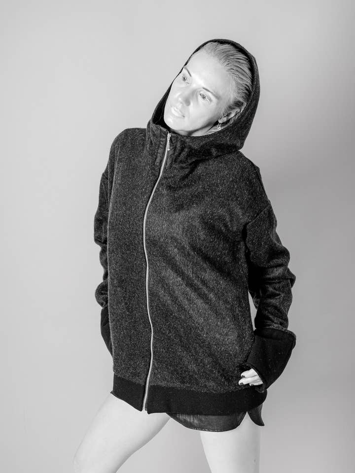 Veste à capuche en cachemire pour la vente par HE