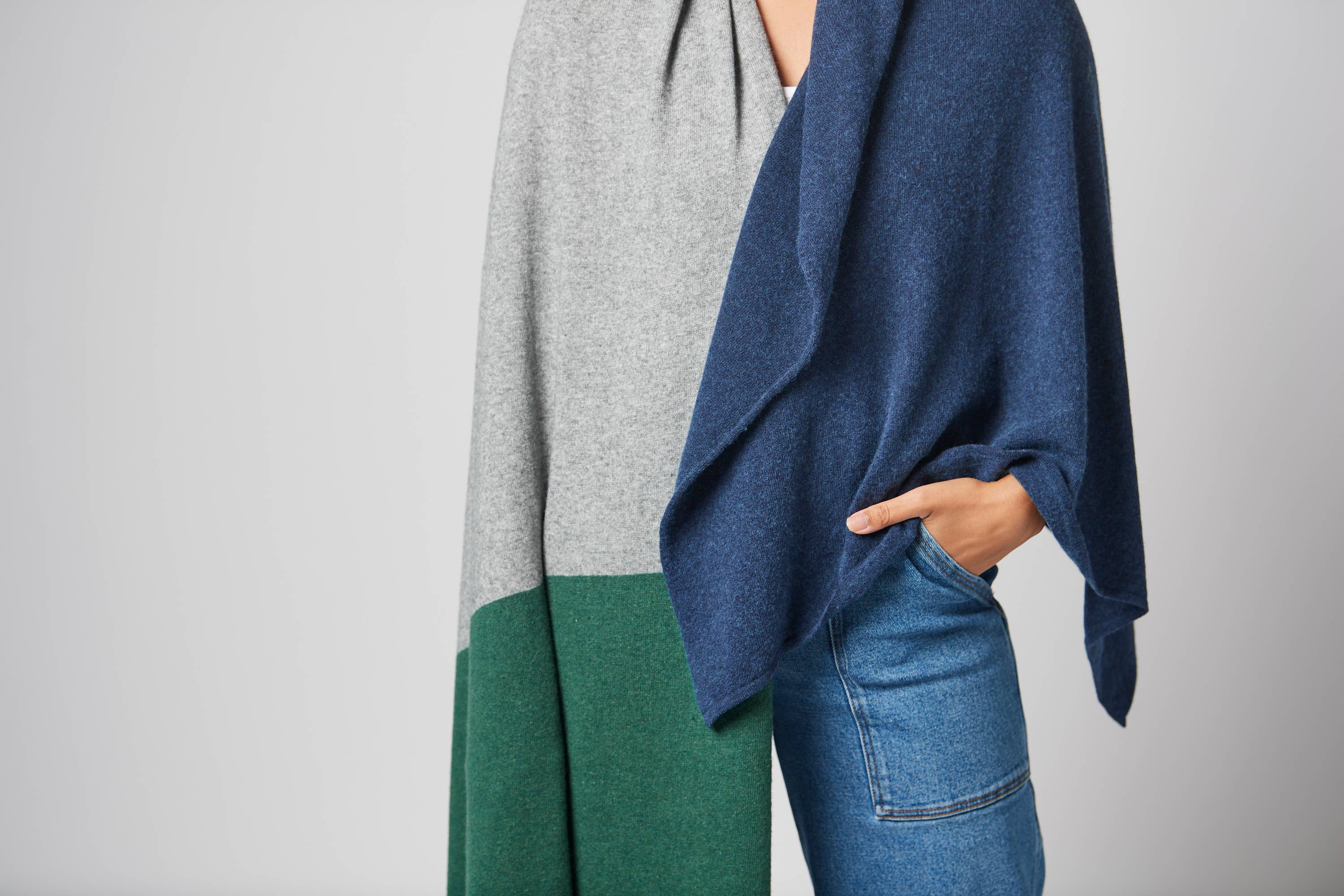 Margolis Pineo Italia - Wholesale Throw Blanket - COZY CASHMERE BLEND THROW, 'TRICOLORE' - HOLIDAY FAVE!10