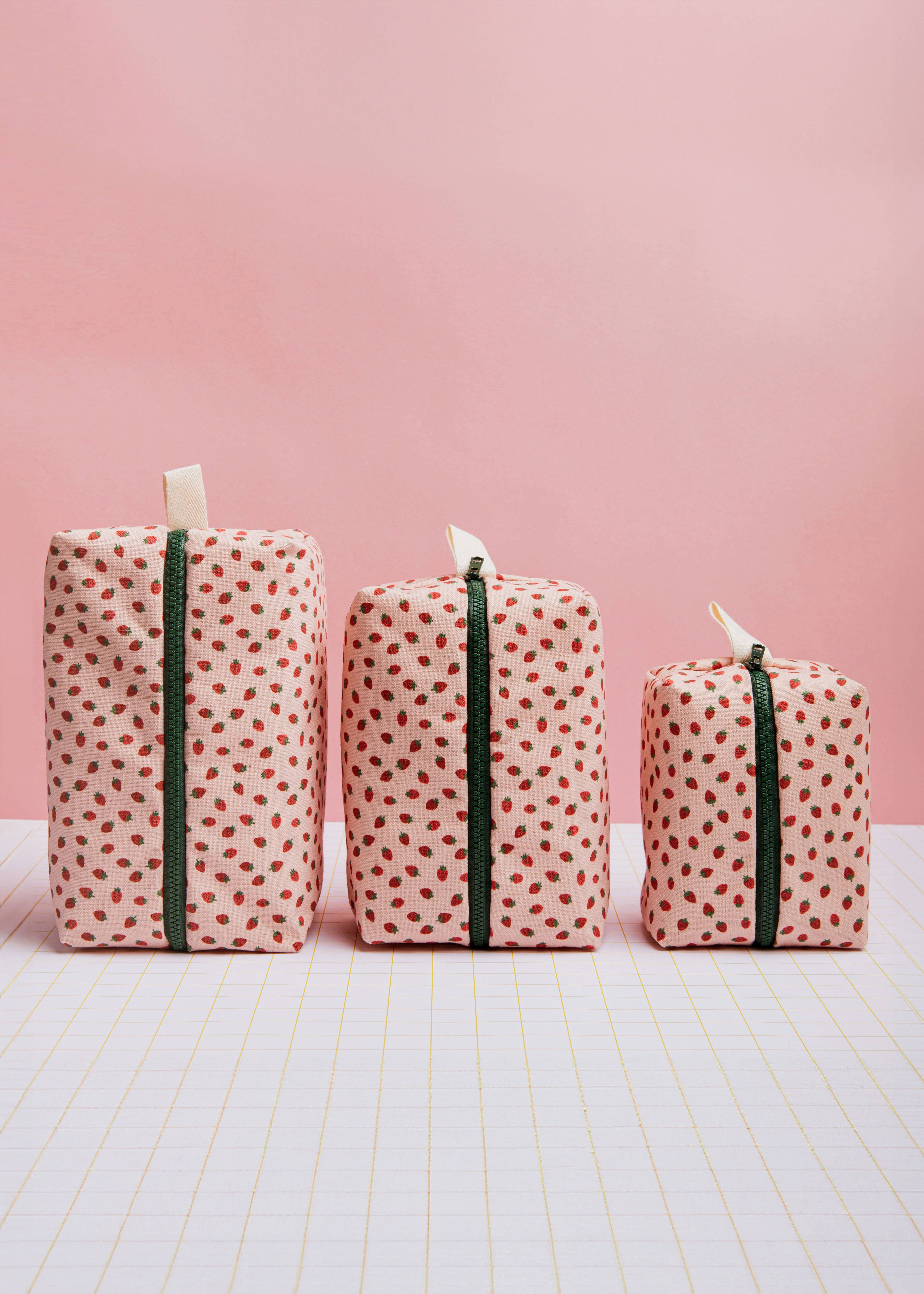 ECKE – bolsa de maquilhagem e cosméticos por atacado – Estojo Vanity & Beauty com Estampa de Morangos3