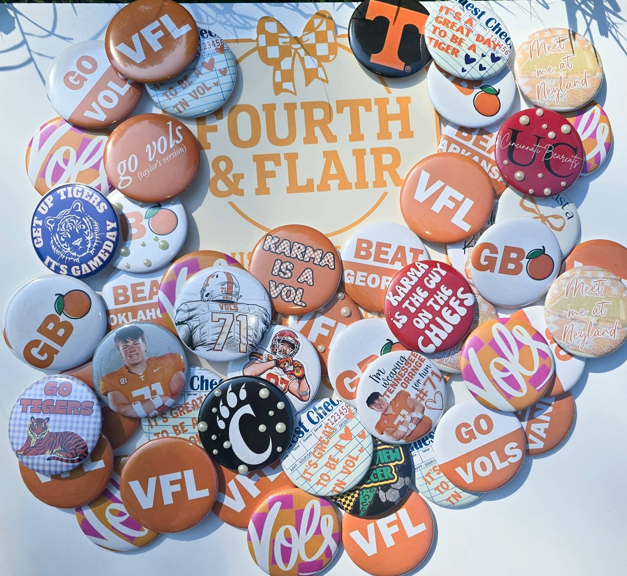 Fourth and Flair - Wholesale Lapel Pin/Button - TENNESSEE VOLS SMOKE SHOW1