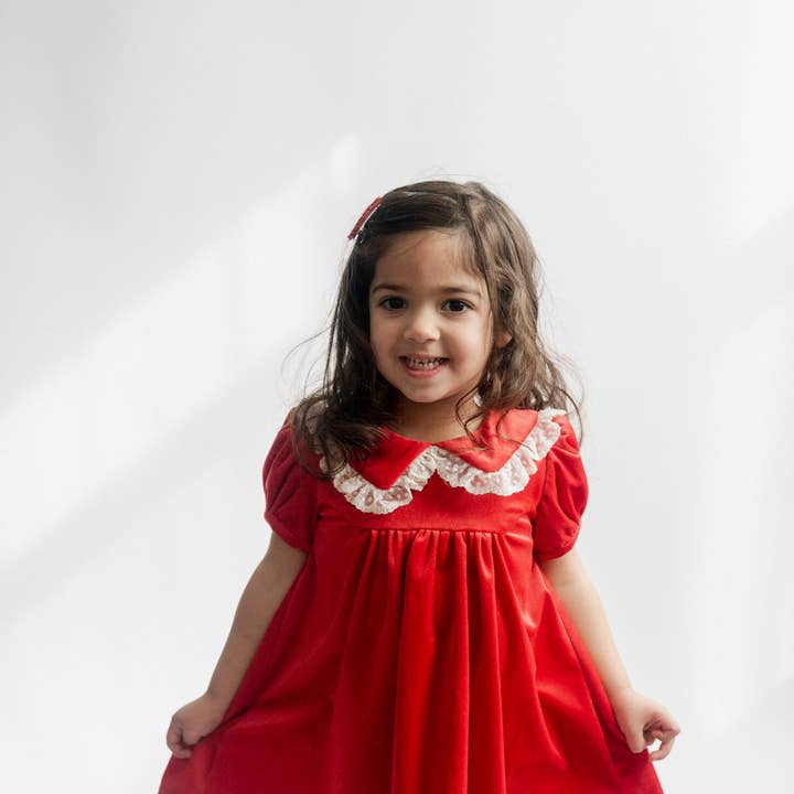 Robe de Noël en velours rouge pour filles, style vintage, bébé et tout-petit pour la vente par Strawberry Jam Kids