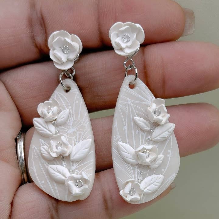 Boucles d'oreilles Melissa pour la vente par Ashleigh McKoy