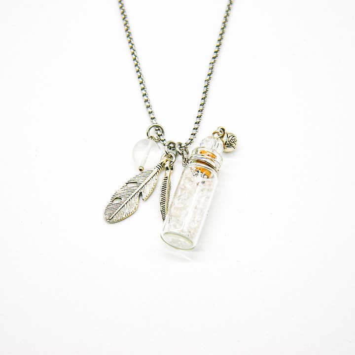 Amrita Court Essential Oils and Aromatic Homeware - Vendita all'ingrosso Collane per aromaterapia - Confezione regalo - Aroma Necklace Clear Quartz +Purify Essential Oil