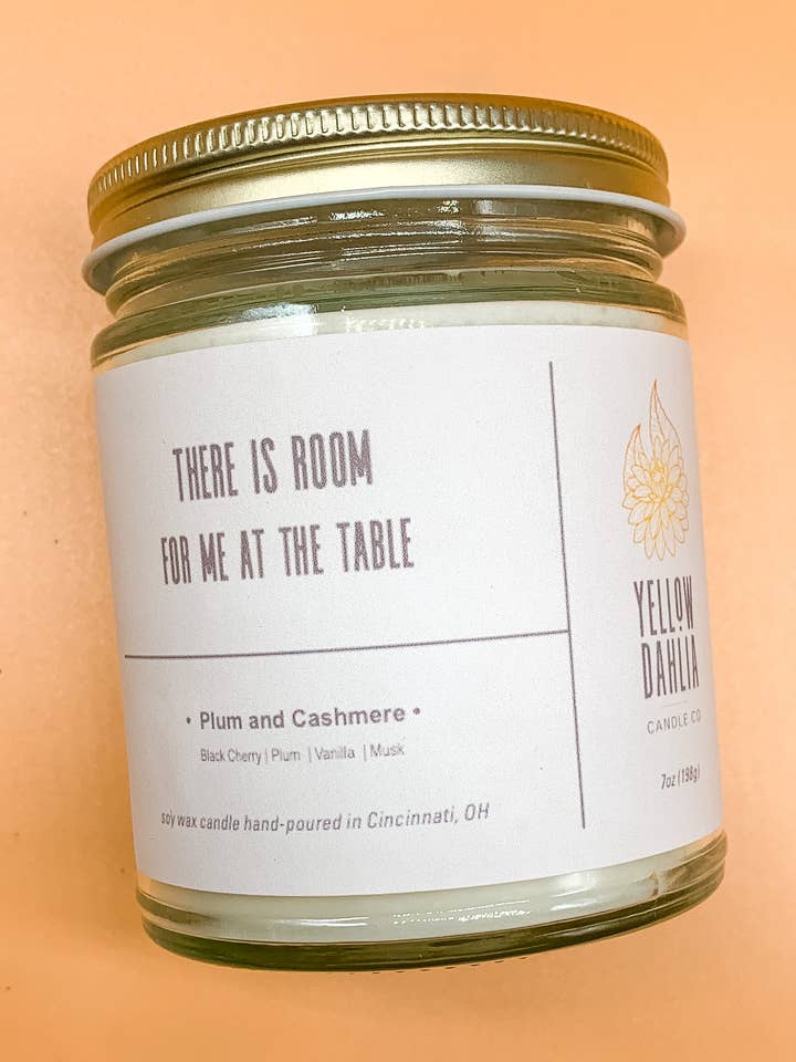 Prune et cachemire pour la vente par Yellow Dahlia Candle Co.