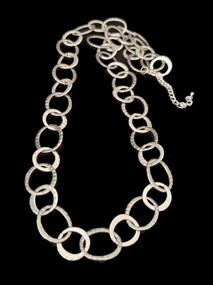 Hammered Circles Silver Necklace for wholesale by D LINE