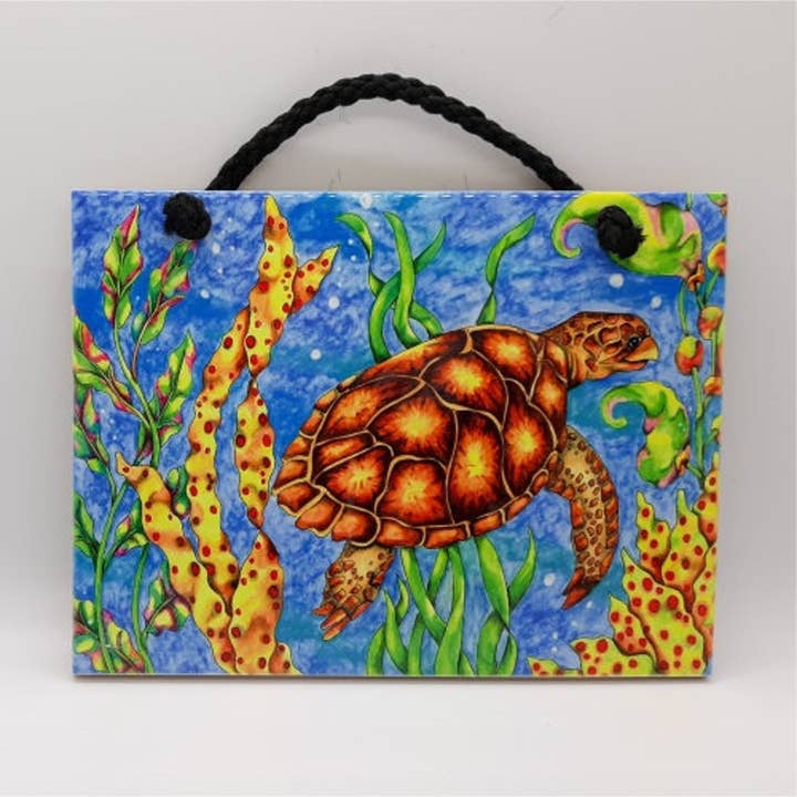 Carreau de céramique Journey Tortue de Mer pour la vente par Florida Vibes Art / Mungo Key Designs