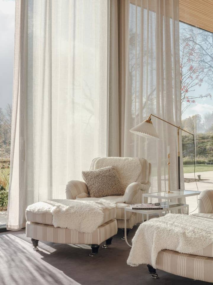 Pelle di pecora riccia_Beige Moonlight per la vendita all'ingrosso da parte di Skinnwille Home