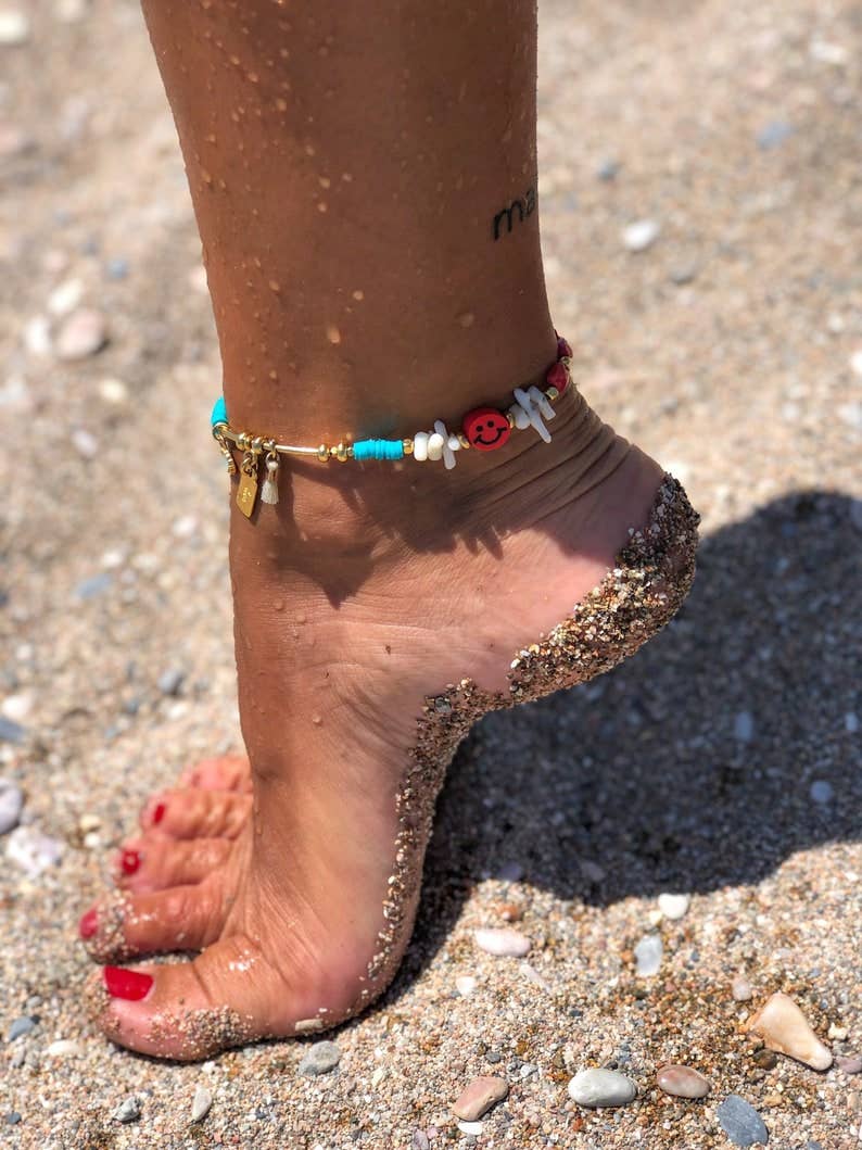 Christina Christi - Vendita all'ingrosso Cavigliere - Cavigliera boho con charm a sorriso e perline colorate