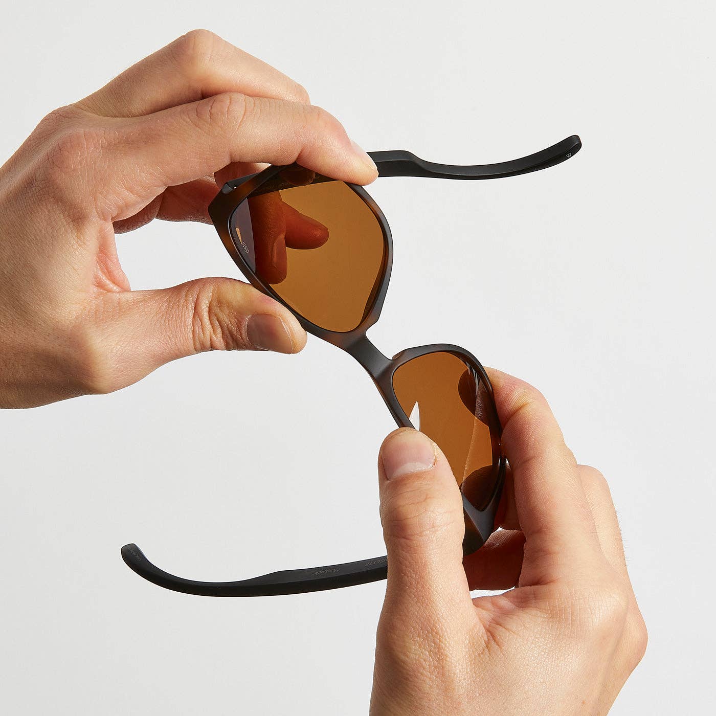 SPARE-SPECS, LLC - Wholesale Sunglasses - Unisex - Folly23