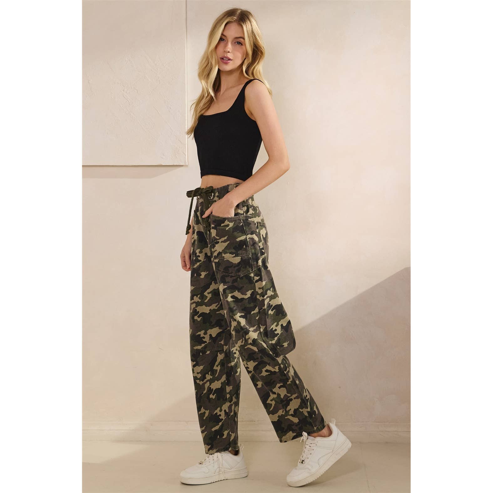 Veveret - Wholesale Pants - Women's - Printed Horseshoe Jeans with Belt Detail8
