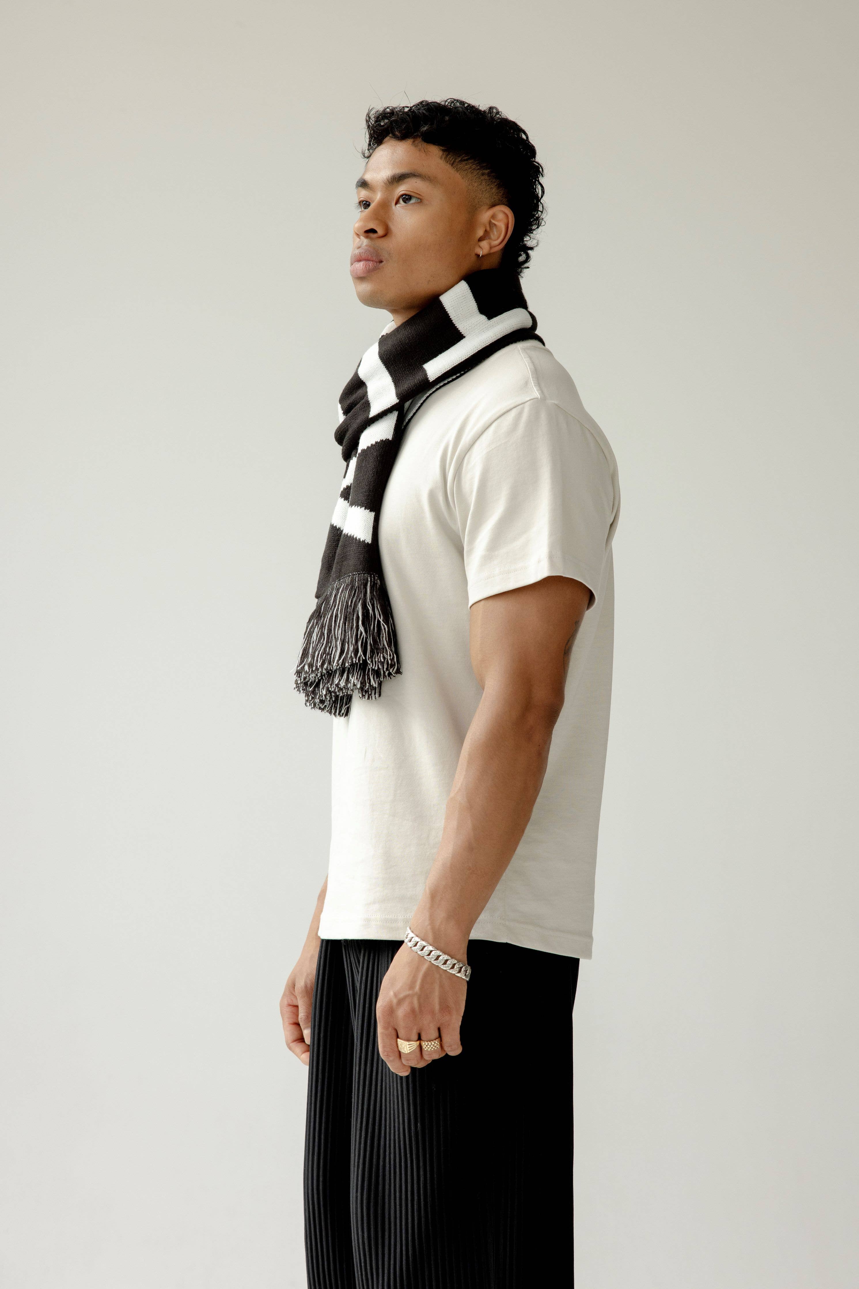 ARCTIC FOX & CO. – wholesale Scarf – Unisex – Arctic Fox Scarf - Monochrome5