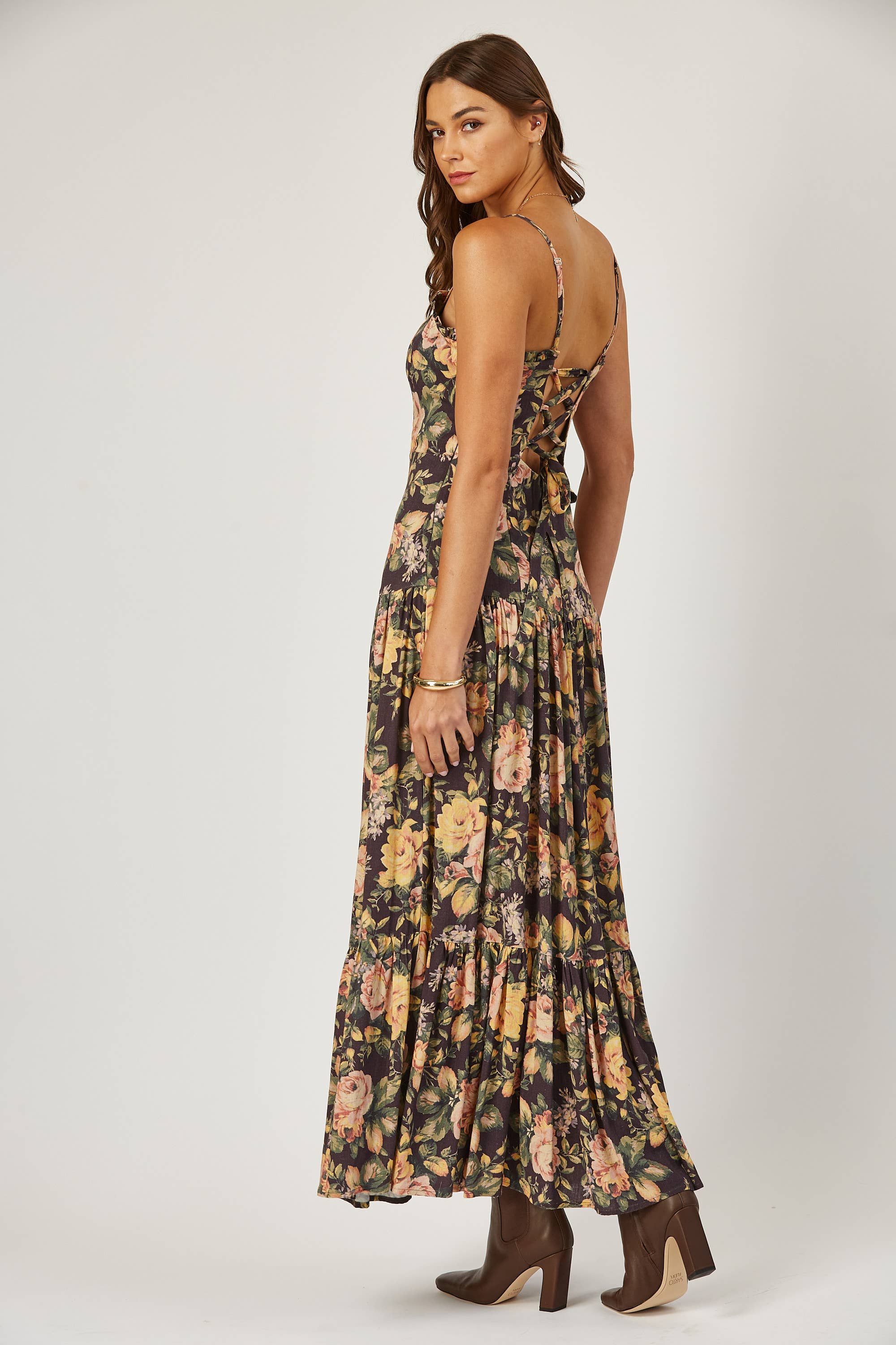 Isla Maude - Venta al por mayor Vestido - Mujer - Vestido largo floral con cordones en la espalda de Priscilla2