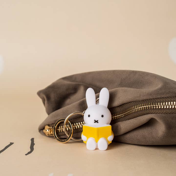 Miffy by S-c Brands - Wholesale Keychain - Kids - Miffy with Book Keyring - Yellow - 6cm2