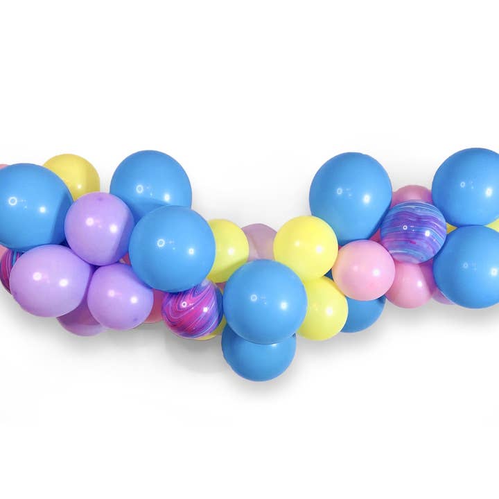 Macaron Fete Badass Kit guirlande de ballon pour la vente par Badass Balloon Co.