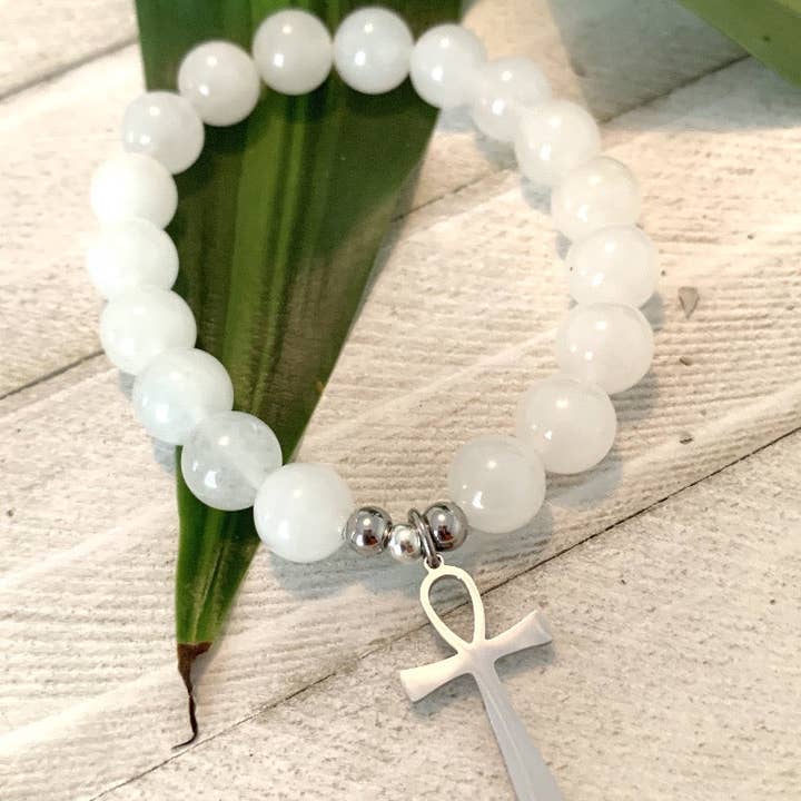 Bracelet en pierres précieuses avec Ankh en argent pour la vente par The Risen Lotus LLC