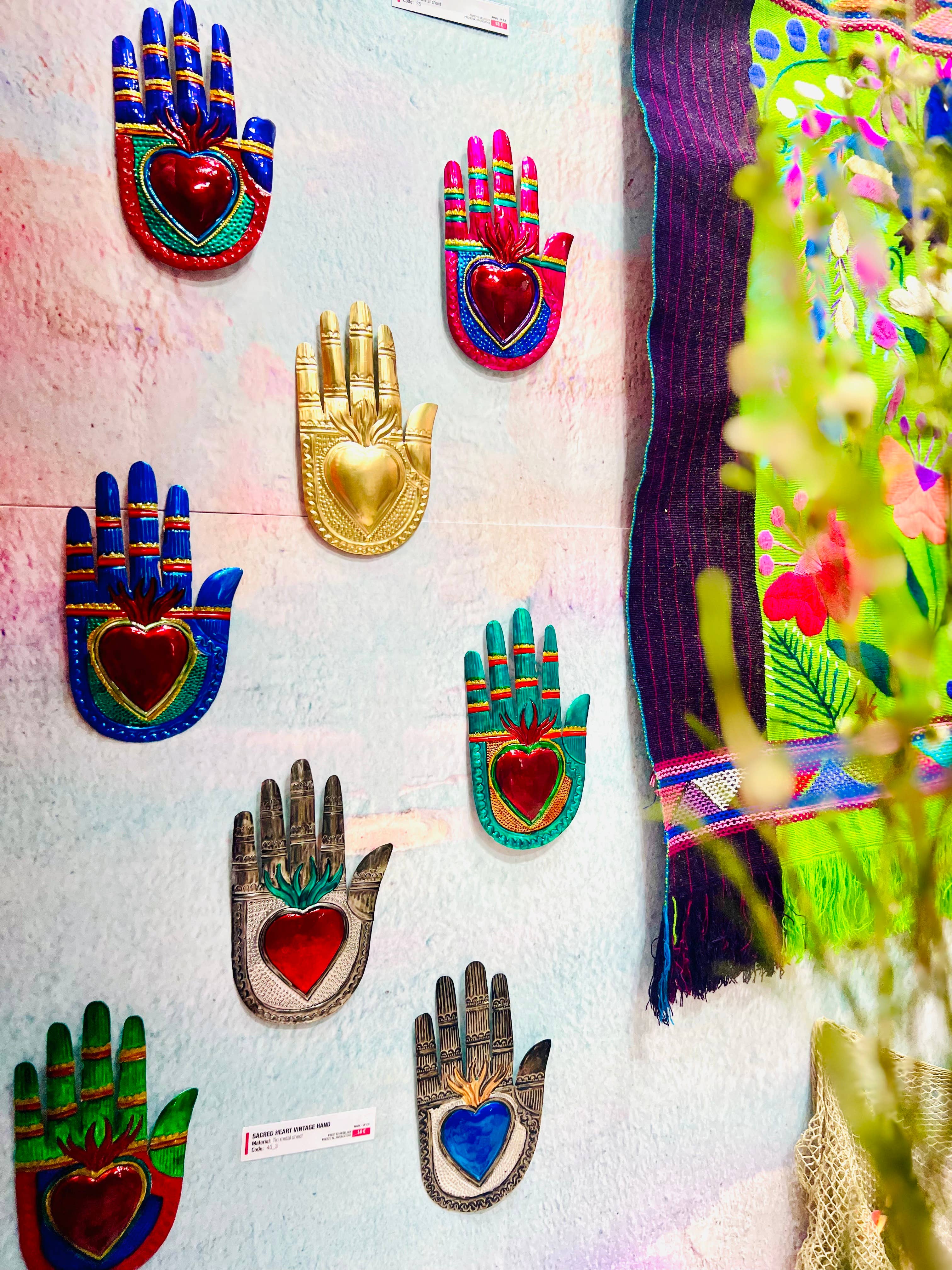 PINK PAMPAS - Wholesale Wall Accent - Ex Voto Mexican handmade hand with heart in bas-relief2