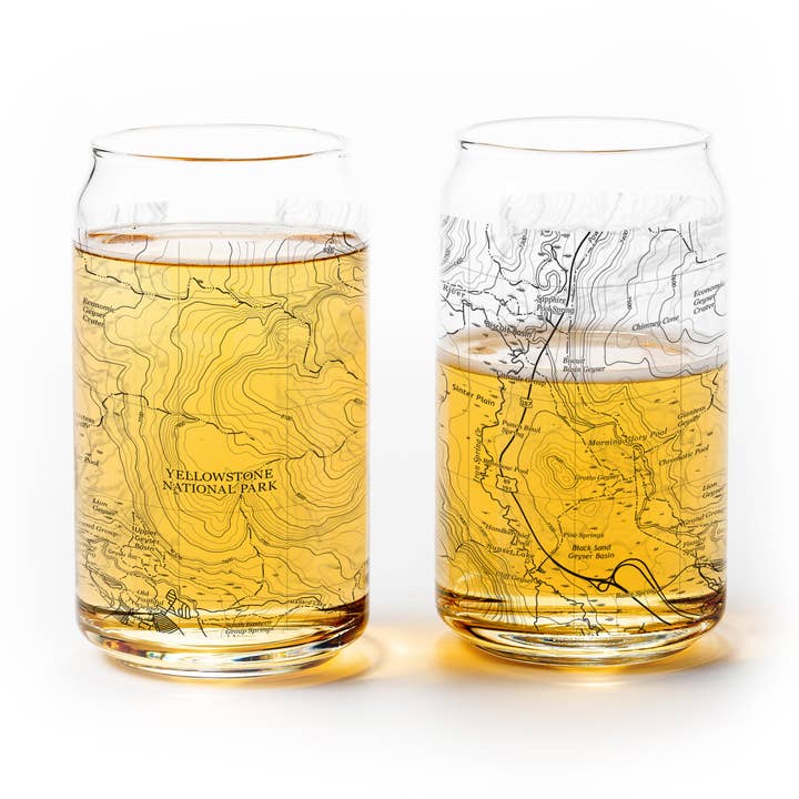 Verres à pinte en forme de canette avec carte topographique de Yellowstone pour la vente par Black Lantern