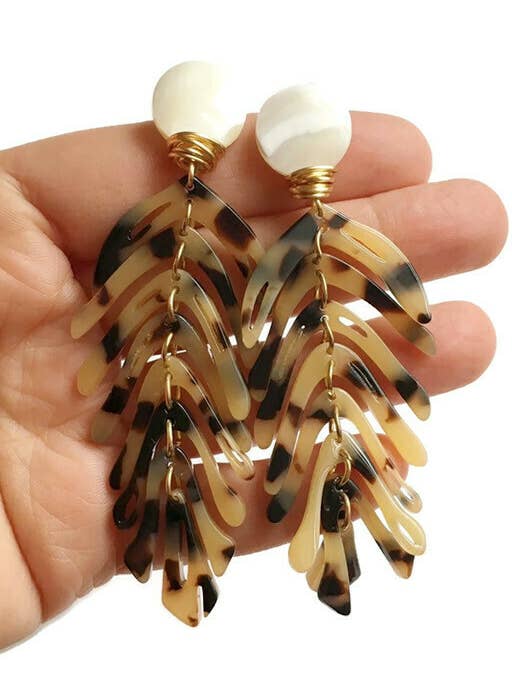 Brown Tortoise Shell Palm Dangle Statement Earrings for wholesale by lynnique