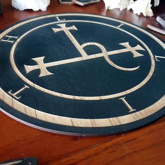 Yiska Designs - Vendita all'ingrosso Decorazioni da tavolo - Piastrella da altare con sigillo Enochiano di Lilith1