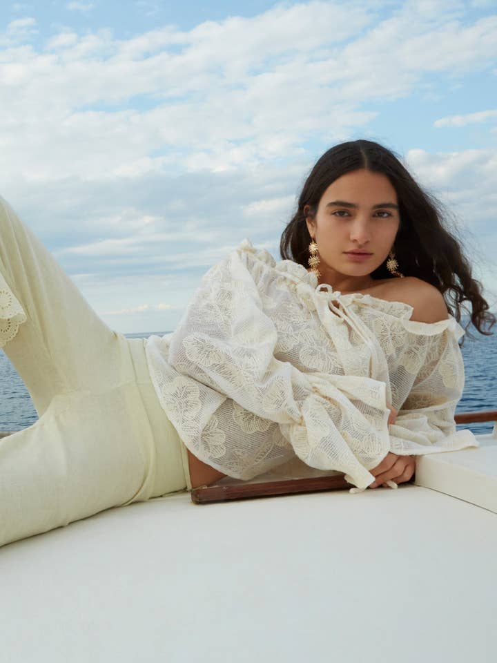 CARMEN SAYS - Wholesale Shirt - Women's - Top de Malla Blanca Joy1