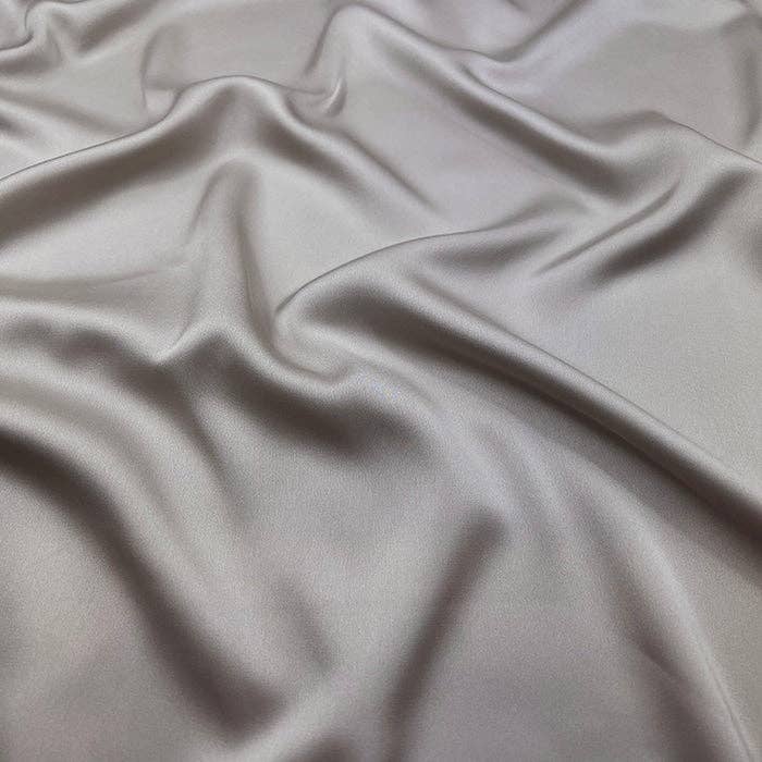 Lili Scarves (USA Duties Paid) - Vendita all'ingrosso Sciarpa - Donna - Lunga Sciarpa Liscia in Raso Seta - 23 Colori20
