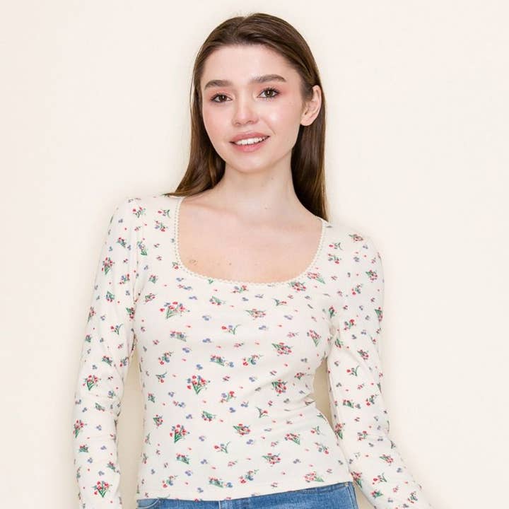 Langärmliges Strickoberteil mit Blumenmuster T10929 für den Großhandel von White Birch