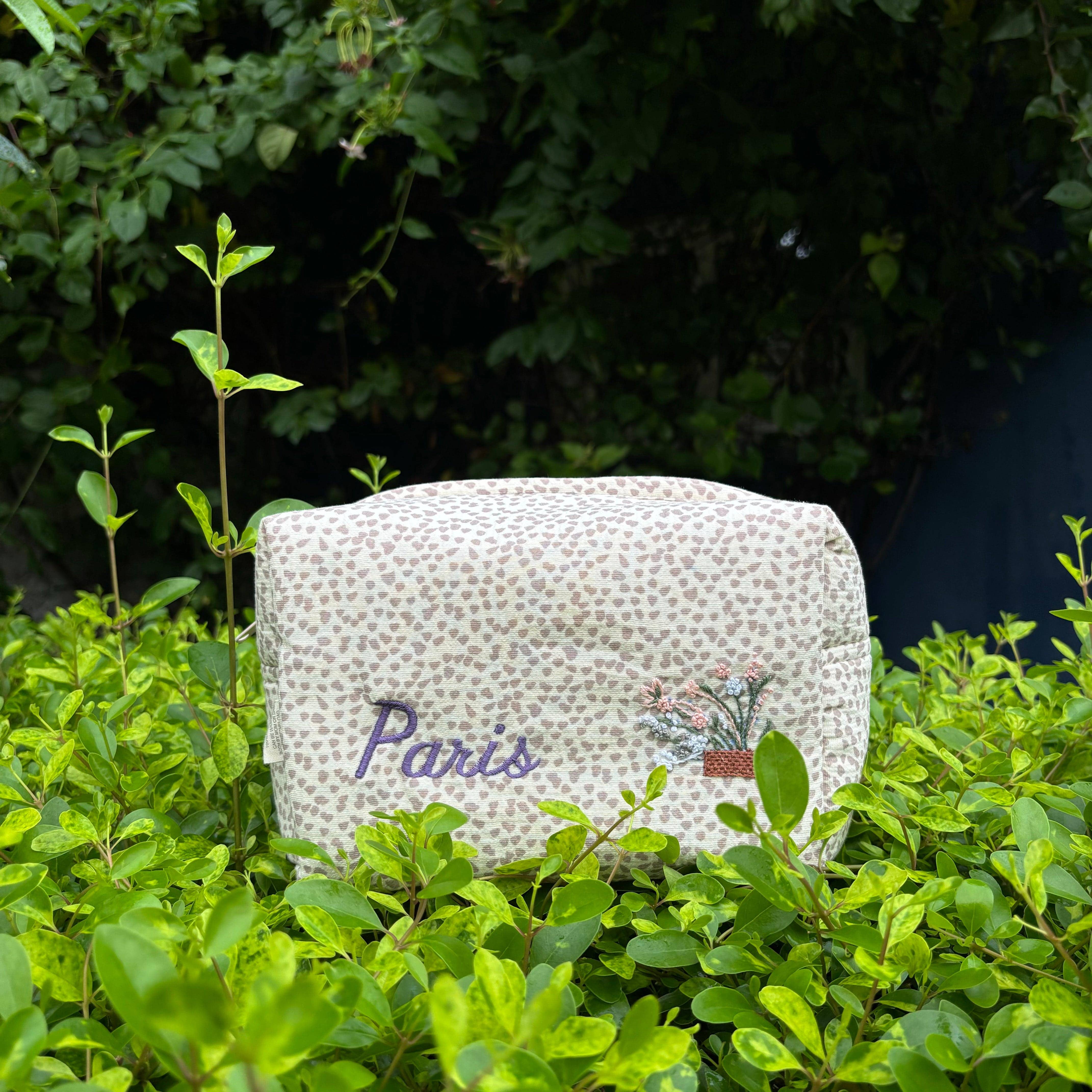 Zoey Inc. - Wholesale Luierrugzak/tas - Baby - Handgeborduurde Happy Trails Luiertas4