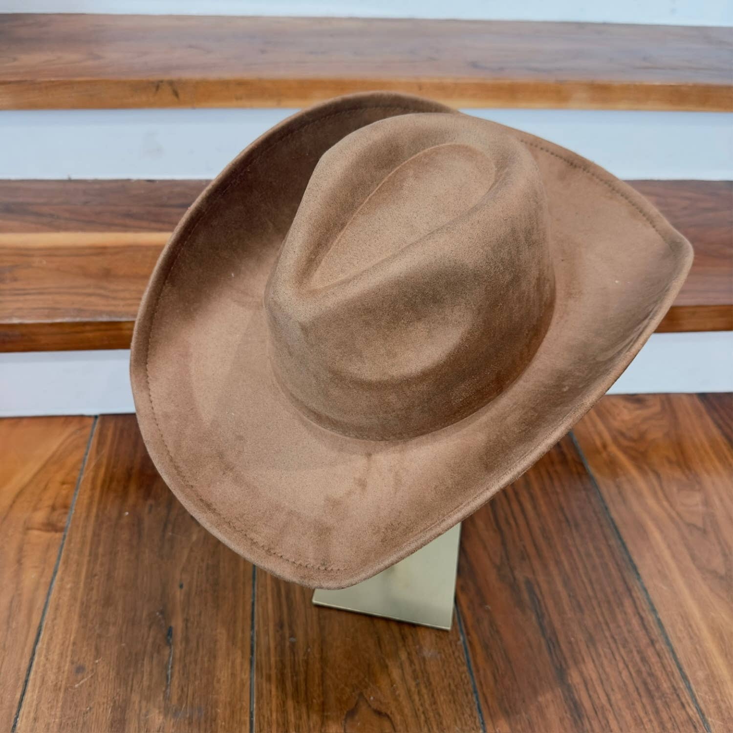 Bella Betty - Vente Chapeau de cowboy – femme - CHAPEAU DE COWBOY EN DAIM VÉGÉTALIEN21