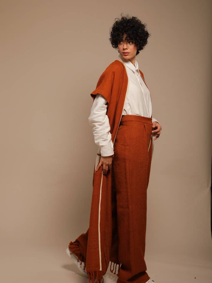 Pantalons tissés à la main pour la vente par Lore and Heart