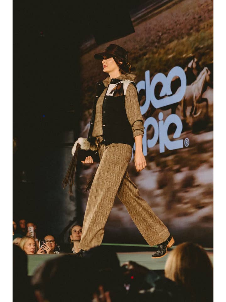 Rodeo Hippie - Wholesale Lounge Set - Women's - HORSE WITH NO NAME PLAID SWEAT SET (Pre-pack 2/2/2/1)2