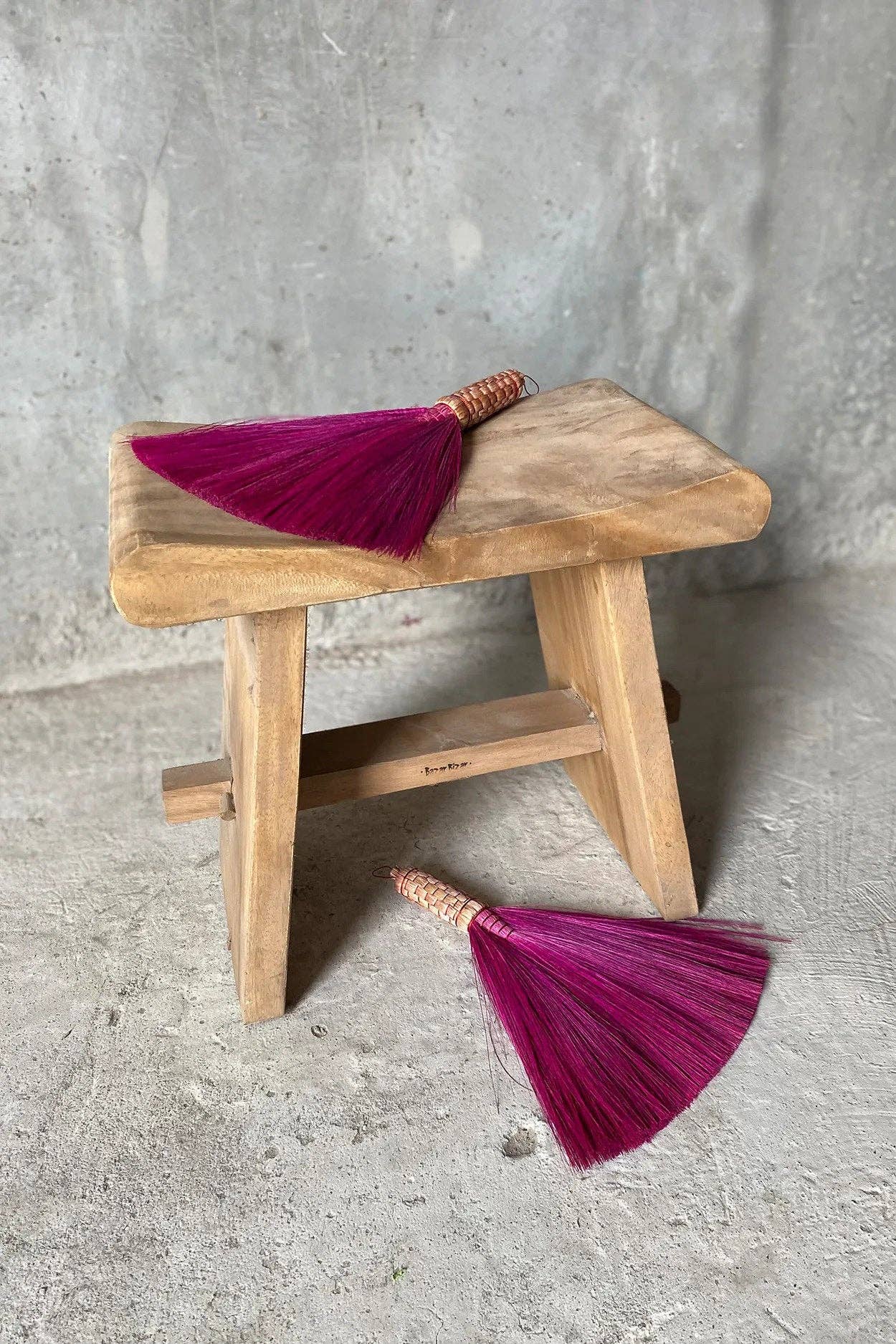 Bazar Bizar Living - Wholesale Broom - The Sweeping Brush - Pink3