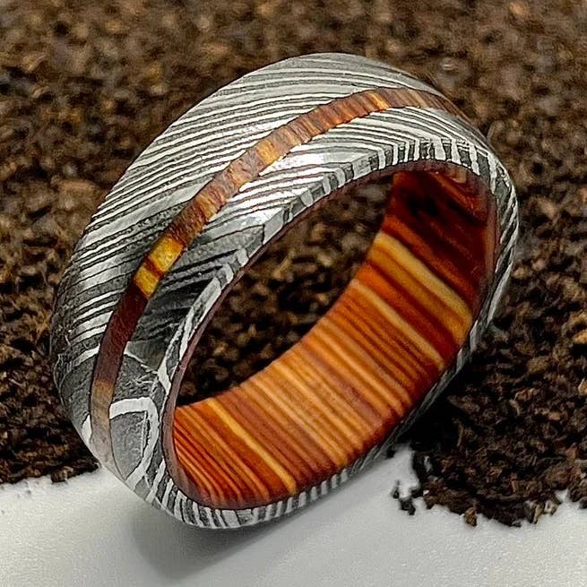 Anello in Acciaio di Damasco Foderato con Manica in Legno per la vendita all'ingrosso da parte di RustyStudioUSA